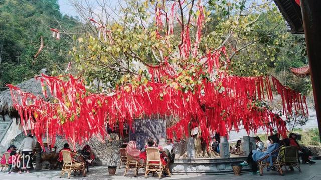 云南大漠古镇旅游攻略,云南旅游全攻略雪山景区