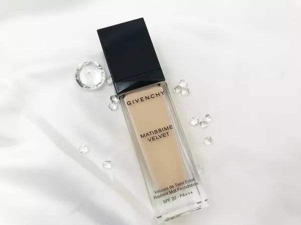 干皮油皮混合皮怎么区分粉底液,适合混油皮十大公认好用的粉底液