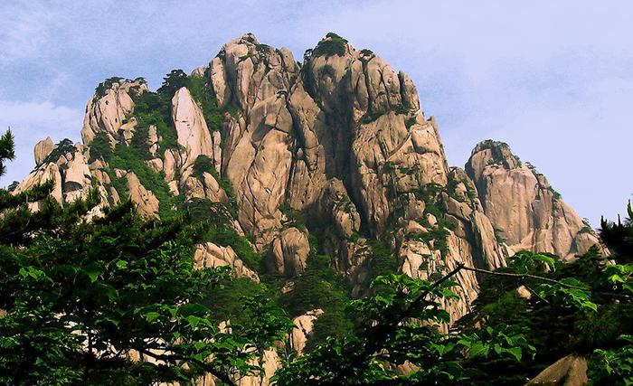 黄山为什么会被称为天下第一奇山,黄山的壮丽景色令人叹为观止