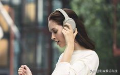 索尼wh1000xm5和wh1000xm4戴头上效果,智能降噪耳机索尼wh-1000xm3图赏