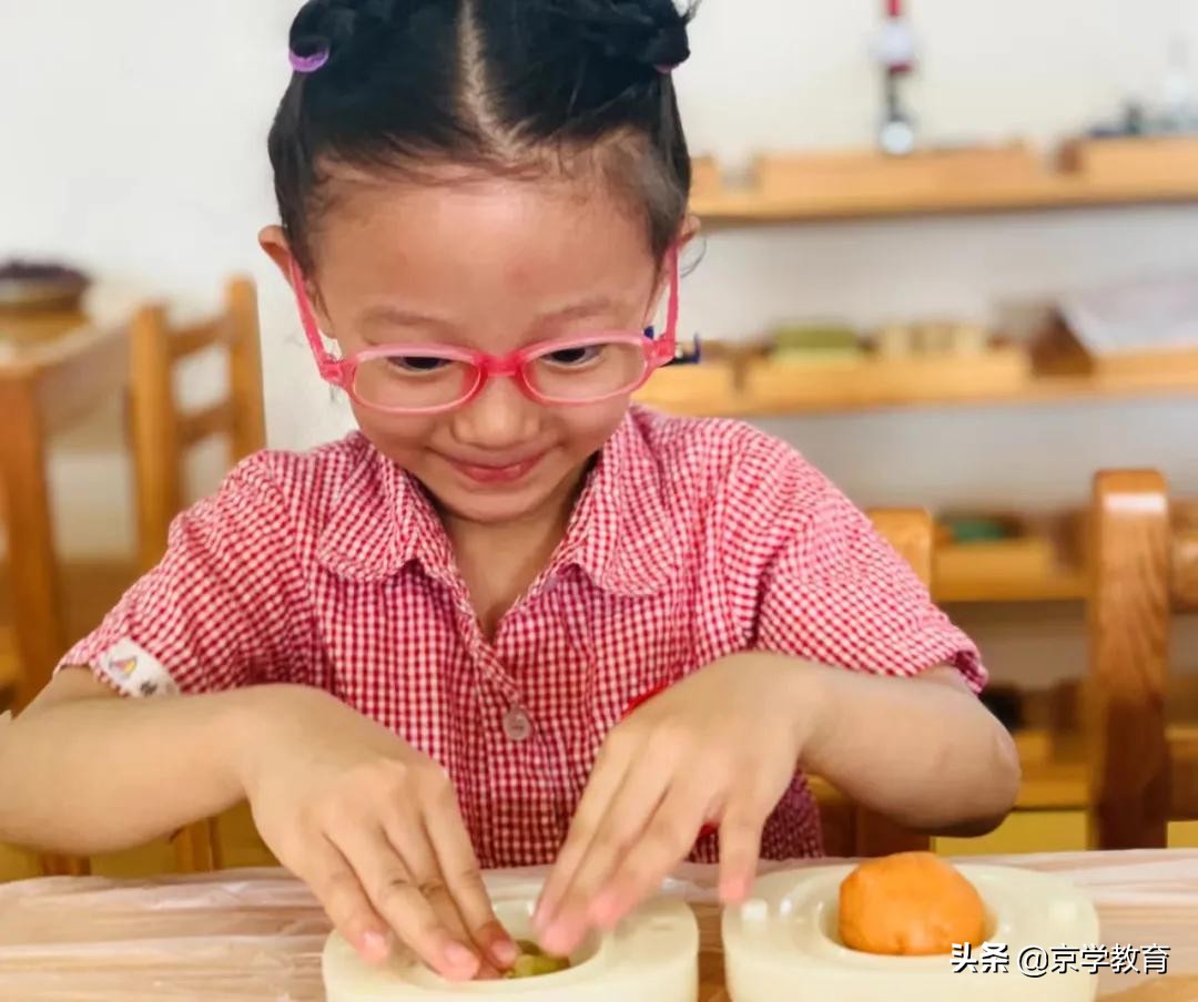 幼儿园庆中秋演绎不一样的活动,国庆与中秋节同庆幼儿园活动