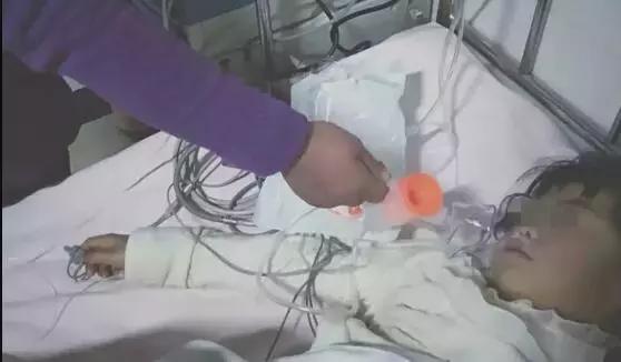 8岁女孩遭打的最新情况,8岁女童被打原因