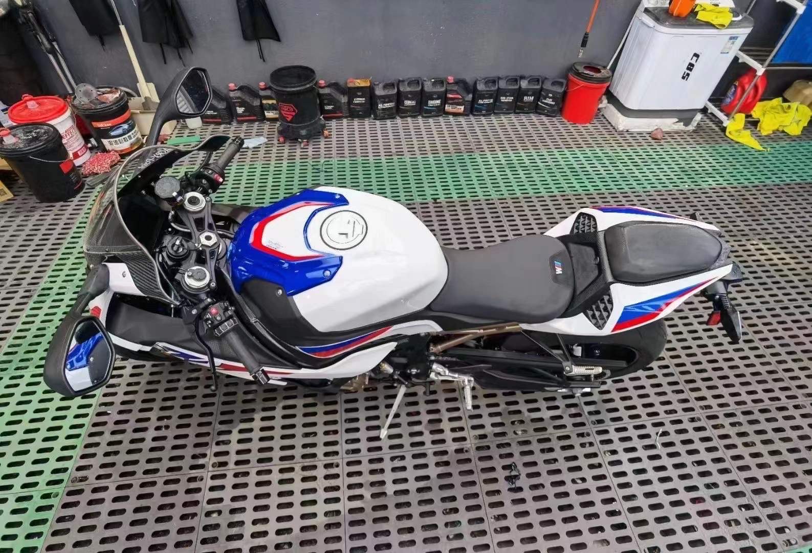 深度体验宝马s1000rr,为什么说宝马s1000rr新手都能骑