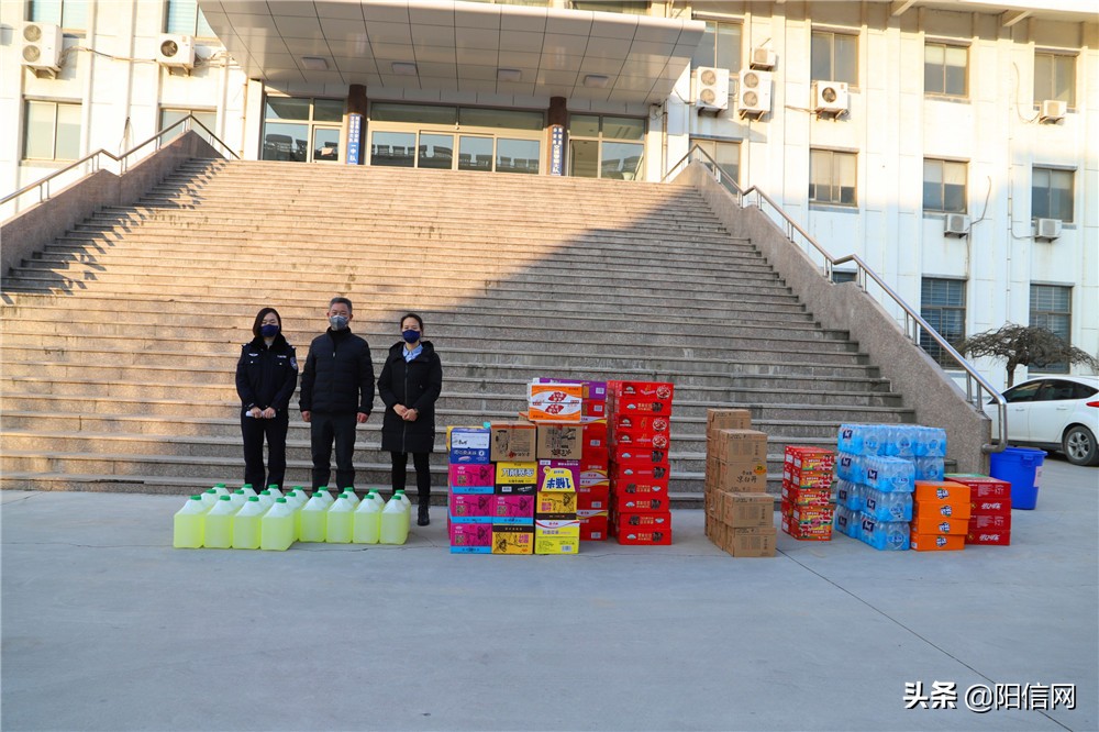 爱心捐助抗疫物资,爱心人士的捐助全民一心共抗疫情