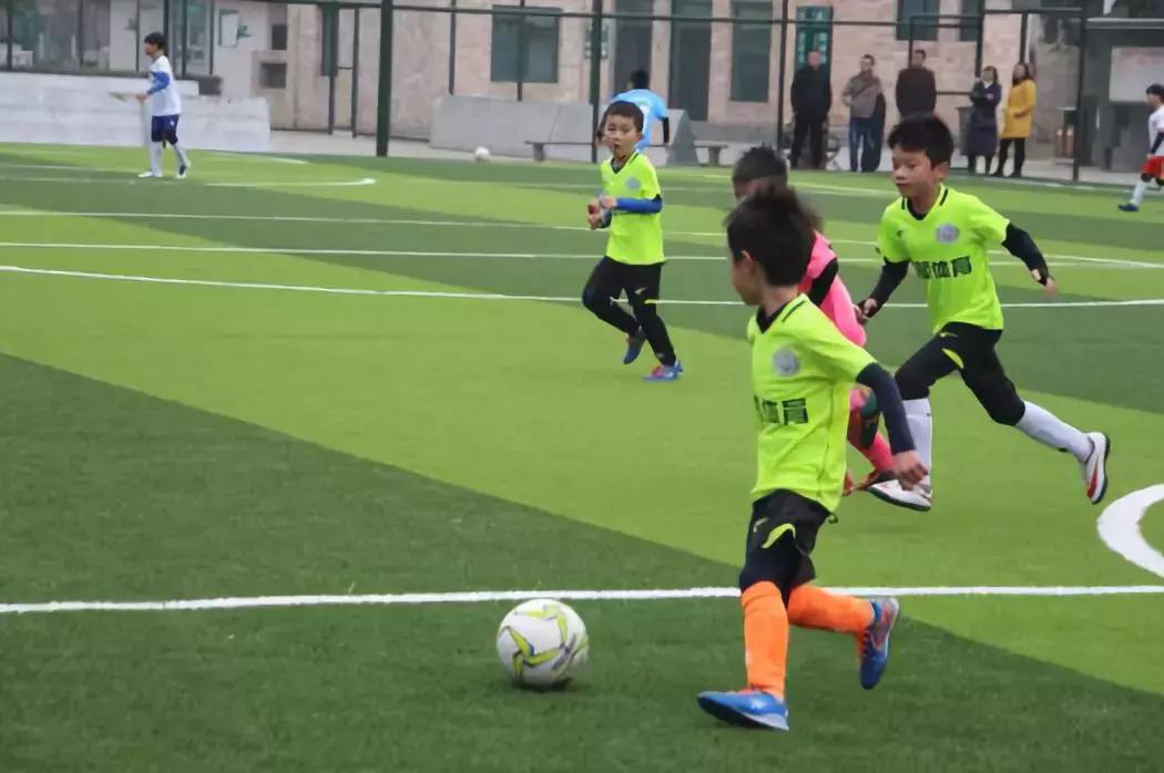 南充奥航足球俱乐部训练营,四川南充奥航足球俱乐部杨翔