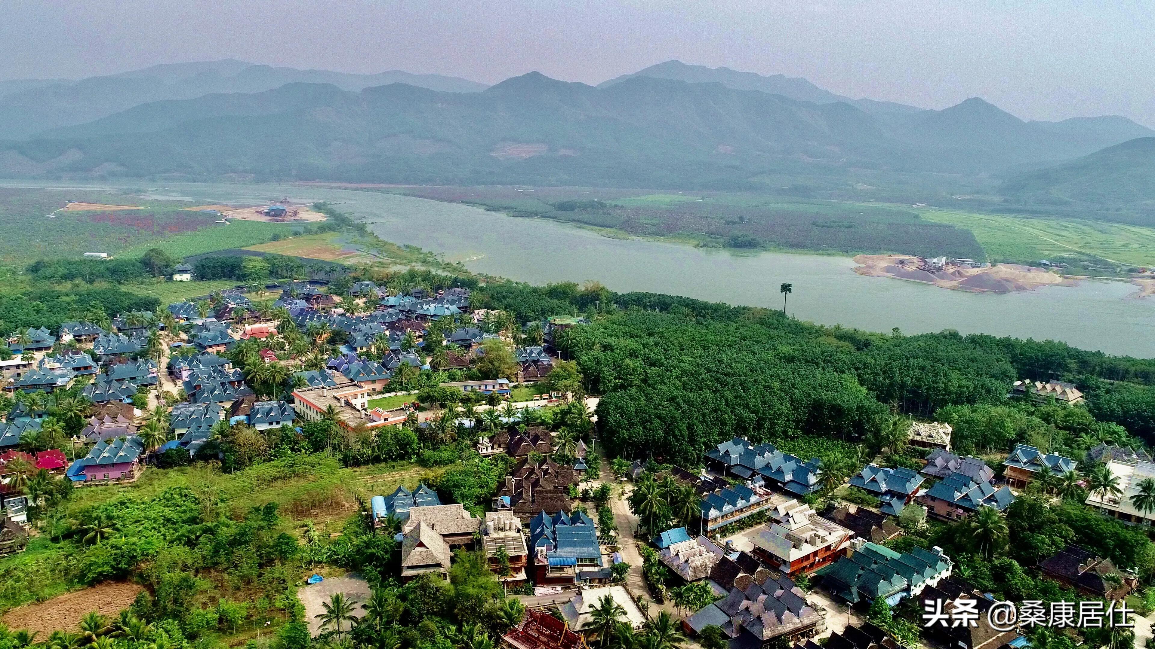西双版纳旅游直播傣族园泼水节,云南西双版纳泼水节旅游攻略