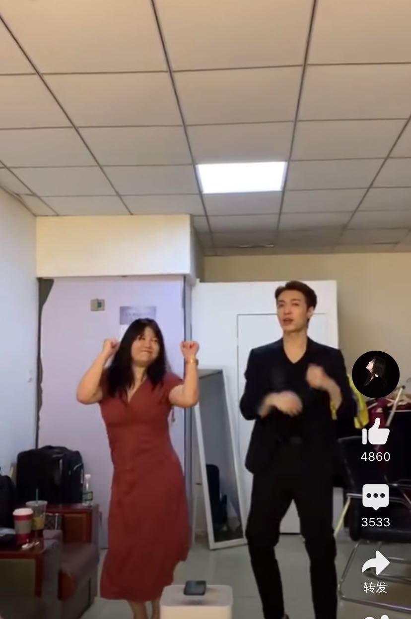 传杨天真和张艺兴闹掰,杨天真发两人跳舞视频辟谣