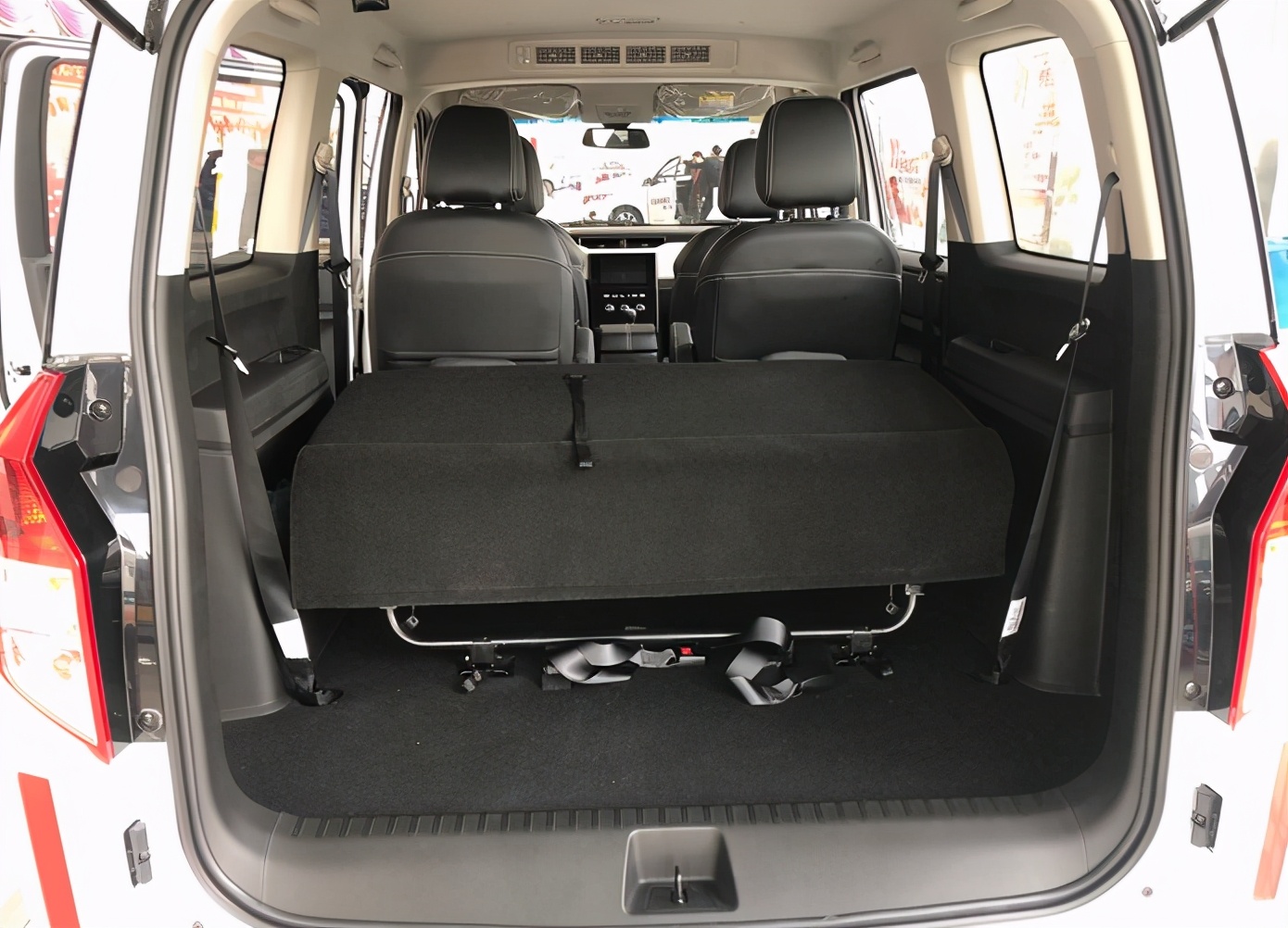 7万多的五菱宏光,七座的最新款高配宏光