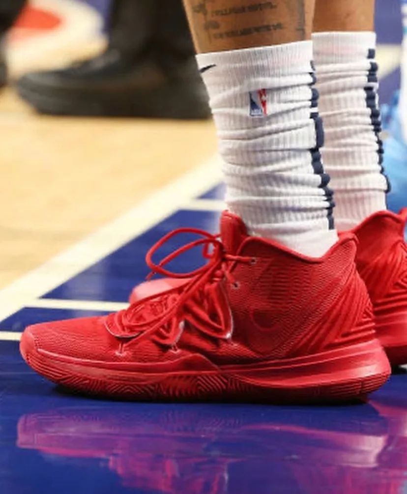 塔图姆和拉塞尔同框官方视频,nba球员上脚利拉德8