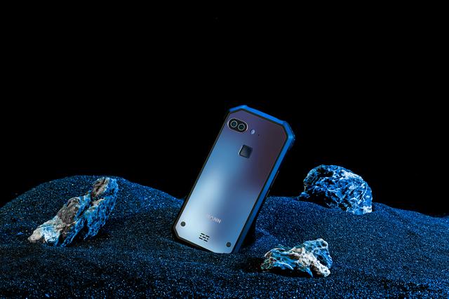 120%xIP68+6000mAh,影视作品中,军方专用手机的原型