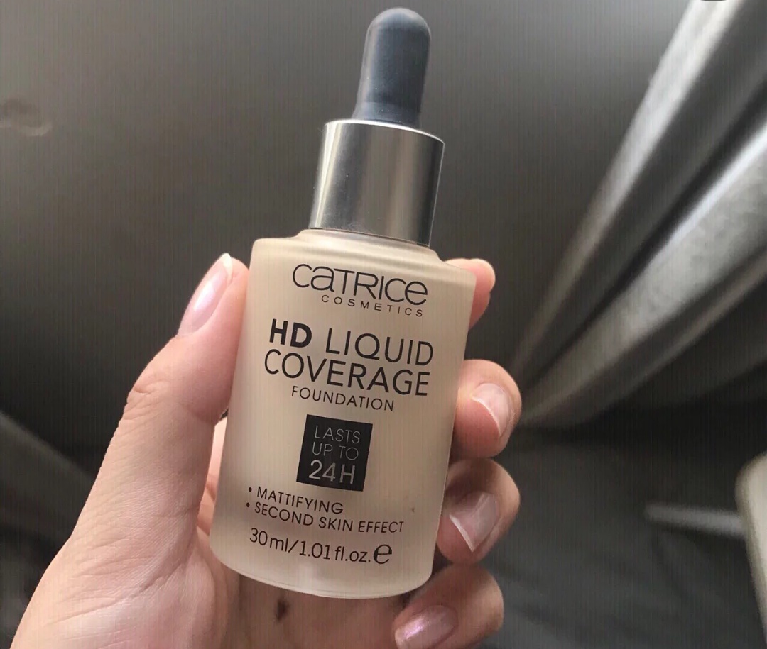 妙巴黎果疗粉底液粉质细腻,适合贫民窟女孩油皮粉底液