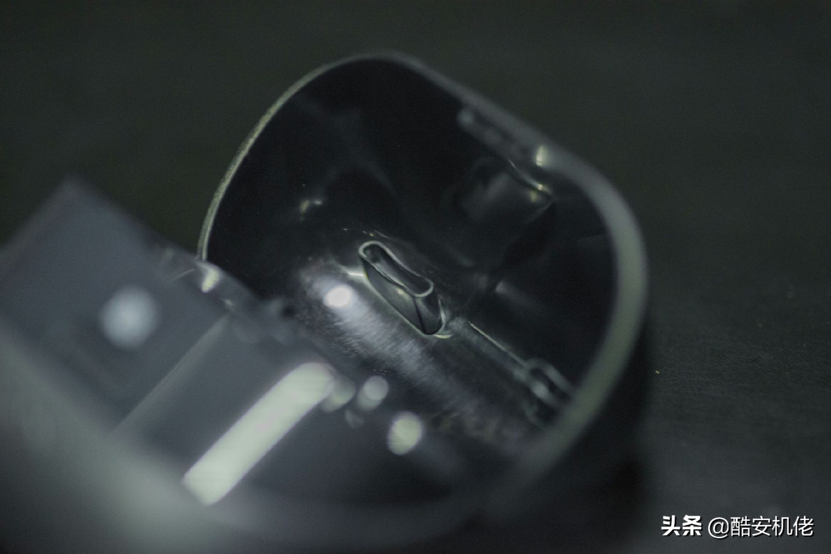 索尼降噪豆wf-1000xm4换电池,索尼wf1000xm4无线降噪耳机简评