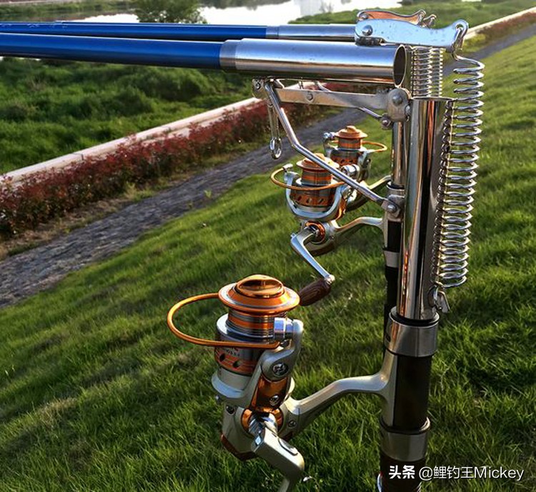 钓鱼自动刺鱼器,自动钓鱼神器怎么发明出来