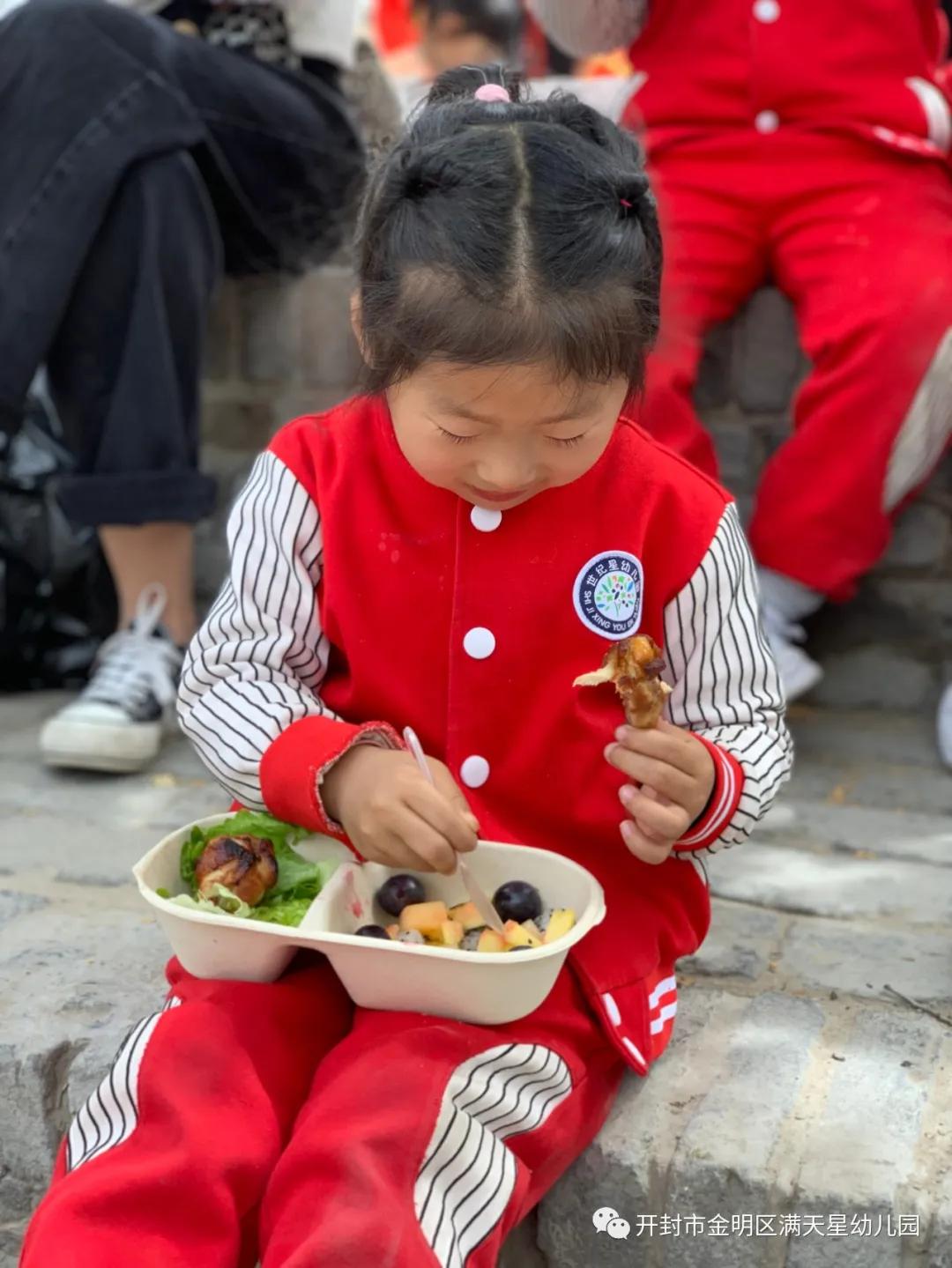 春日踏青亲子幼儿园,幼儿园开展春游踏青活动