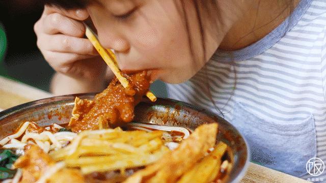 又香又臭的螺蛳粉太美味了,又臭又香螺蛳粉真的很好吃