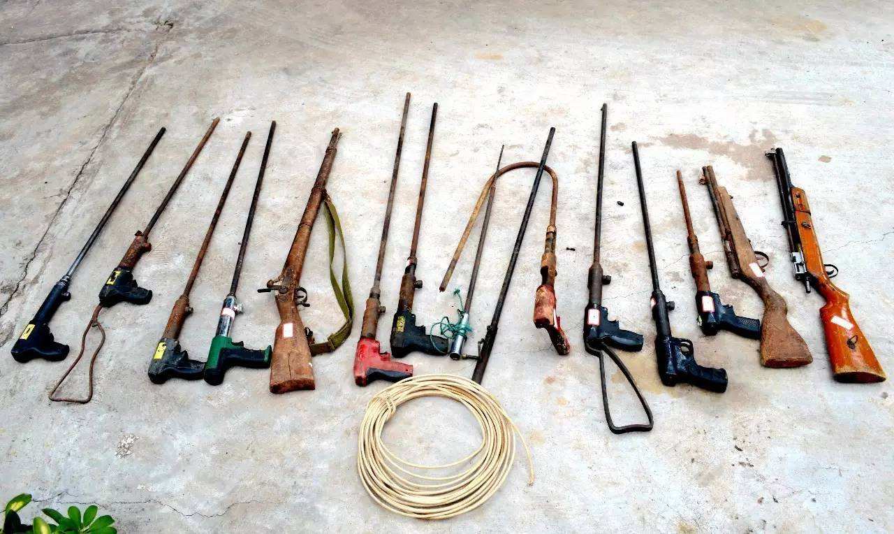 遇到歹徒用针怎么办,遇到持枪的劫匪怎么自救