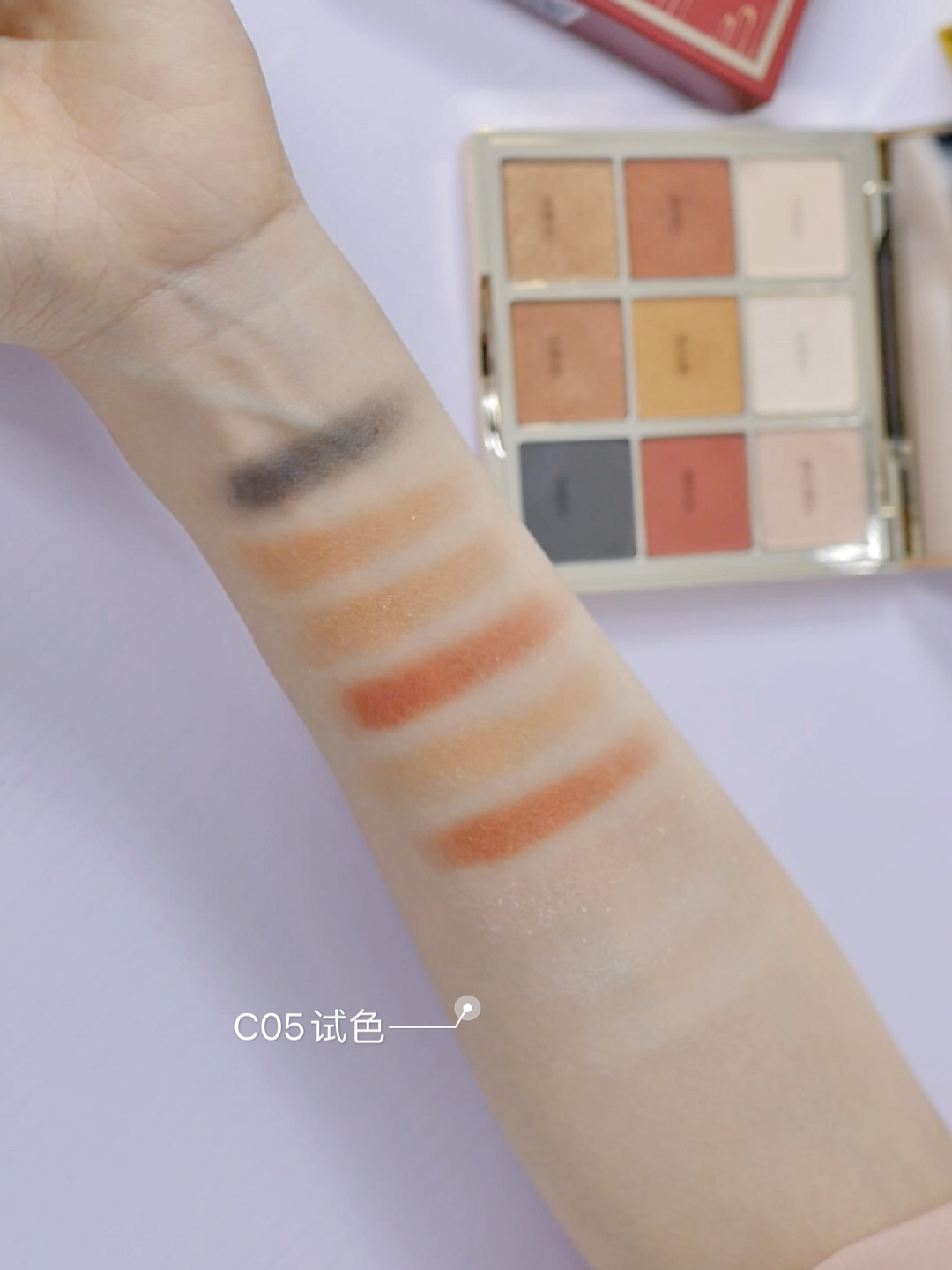 哪个牌子眼影好用不飞粉,不飞粉也不易脱妆眼影盘