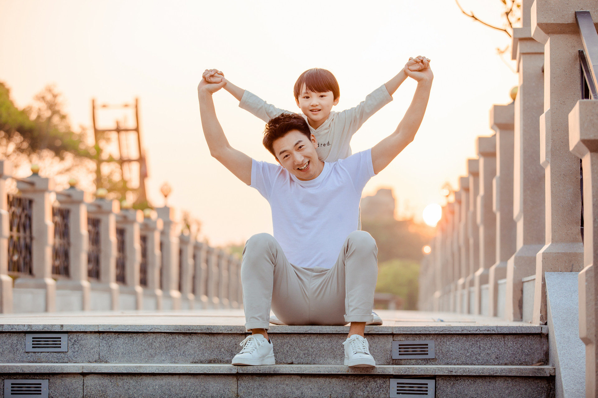 重组婚姻家庭怎么对待女方孩子,婚姻重组四个孩子