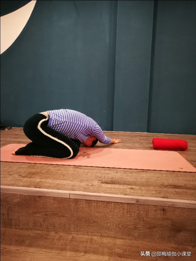 瑜伽串联体式表演完整版20分钟,哈他瑜伽体式串联60分钟编排初学