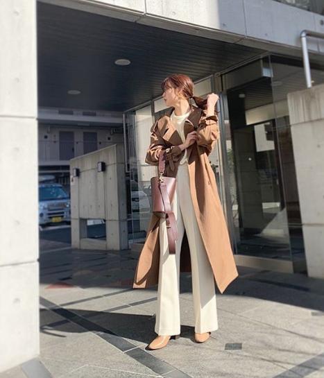 女明星穿风衣怎么搭配,军绿卡其色风衣