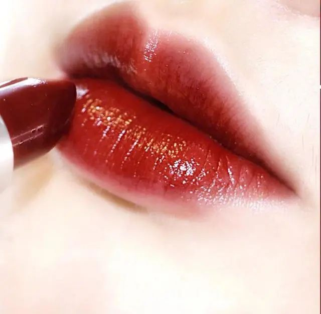 mac口红推荐rubywoo滋润款,mac316和rubywoo试色对比