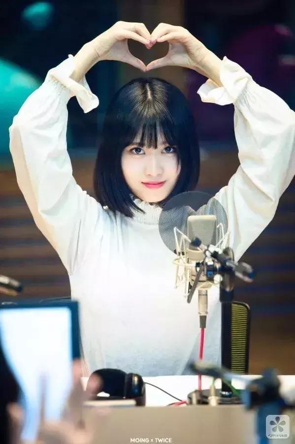 短发卷发怎么打理好看,不用打理又好看的短发