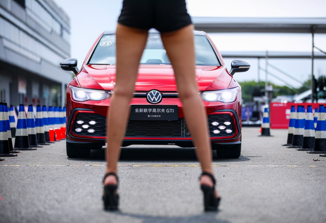 八代高尔夫gti赛道表现,全新高尔夫gti试驾