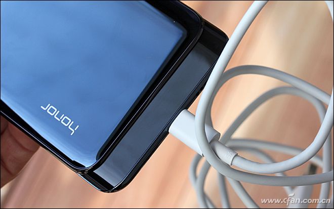 荣耀magic2全面屏,为什么荣耀magic2才1600万像素