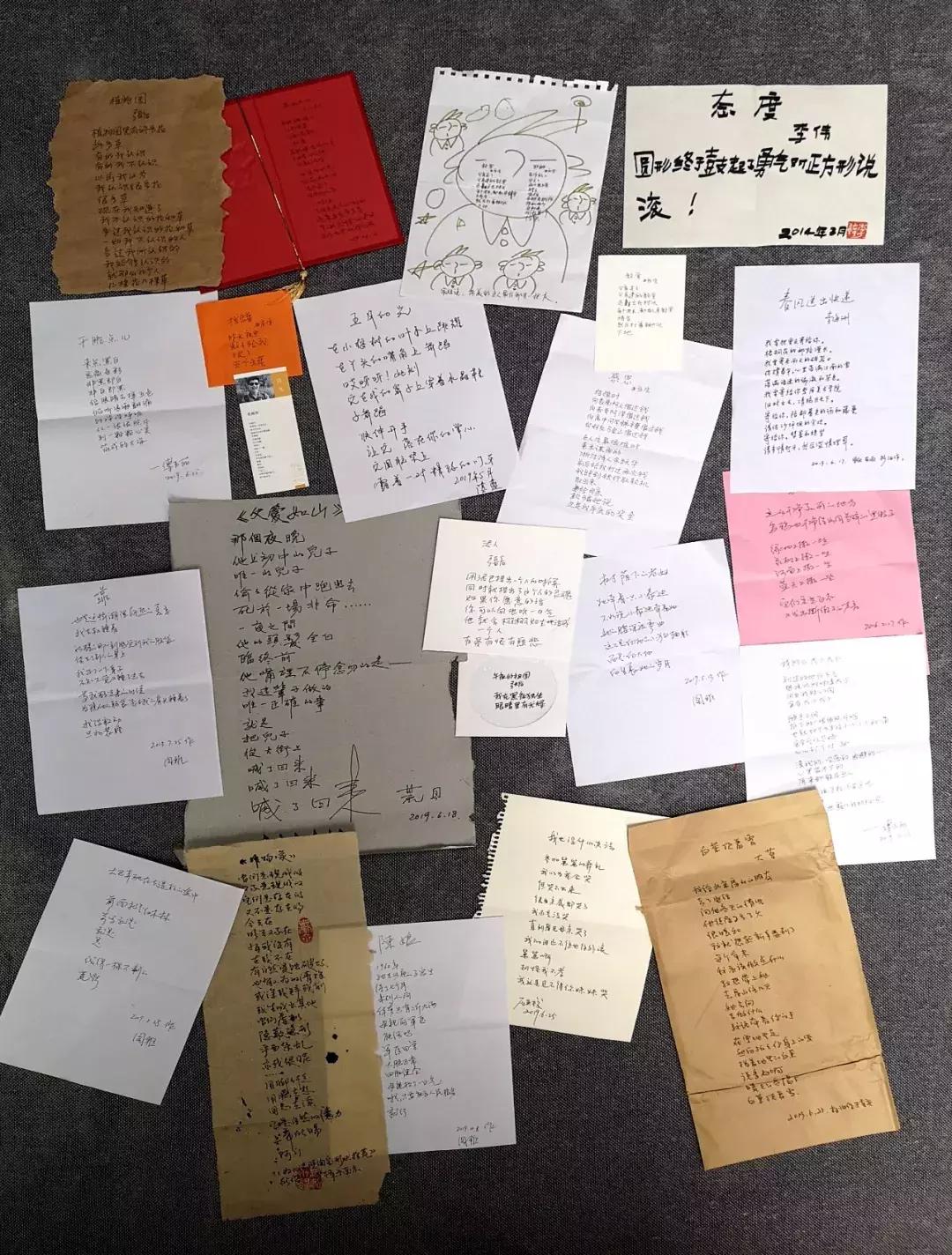 纸上的光影和字：6月30日，来看中国20位诗人的街拍摄影展