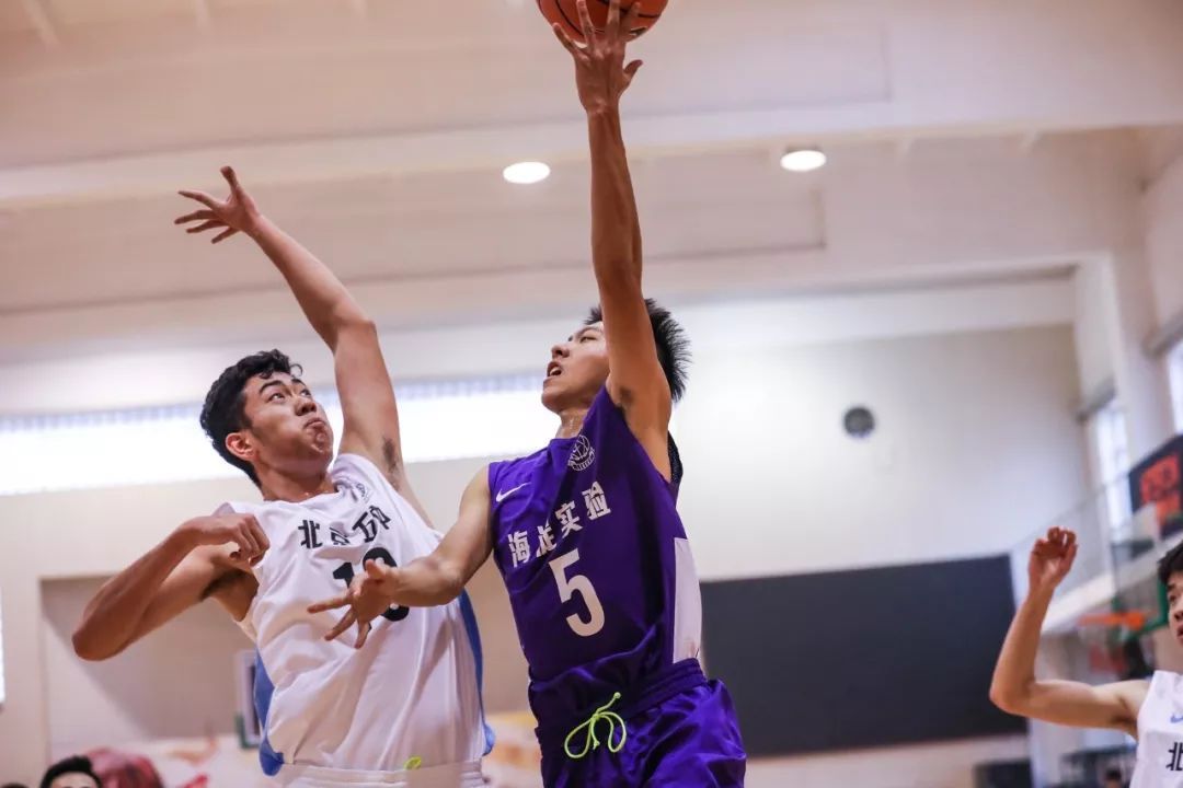 新·十六强齐亮相高中赛场见*力暴**隔扣丨18-19耐克高中联赛