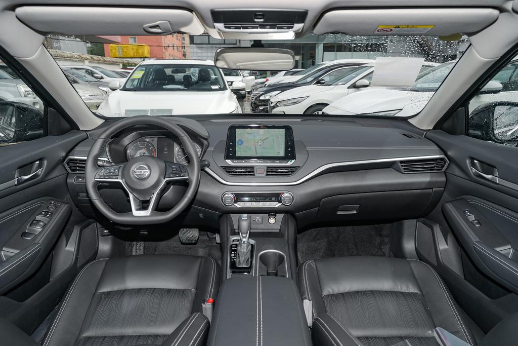 17万拿下插混雅阁豪华版,天籁2.0l和阿特兹2.0l怎么选