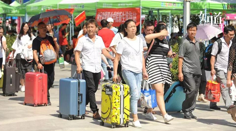 月薪3万撑不起孩子的一个暑假,月薪三万支撑不起孩子的暑假