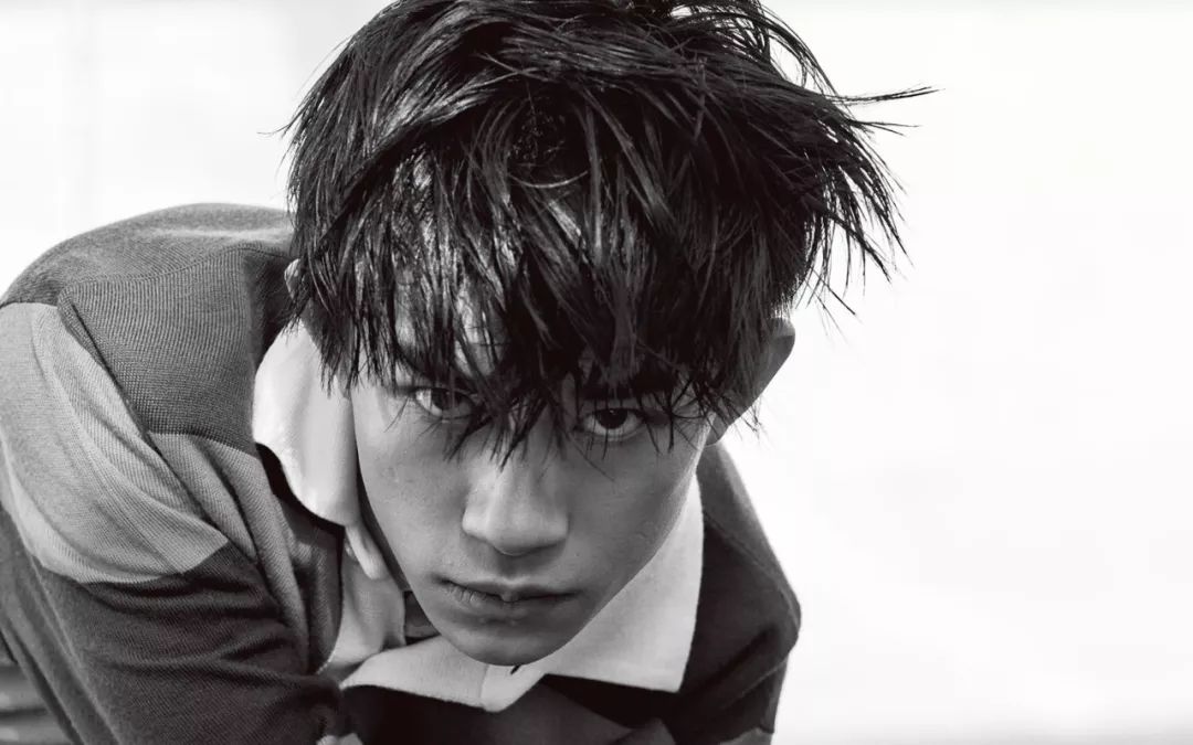 易烊千玺：中年老母亲，究竟为什么那么粉他？