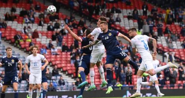 欧洲杯最佳进球捷克球星超远吊射,足球史十大经典进球2021欧洲杯