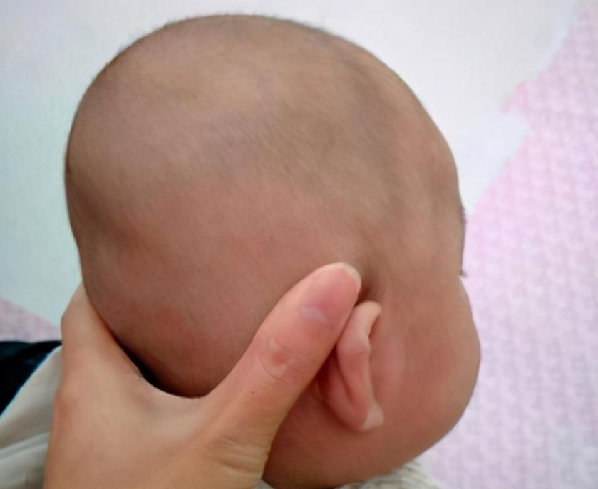 小孩适合睡扁头还是圆头,为什么以前流行给孩子睡扁头