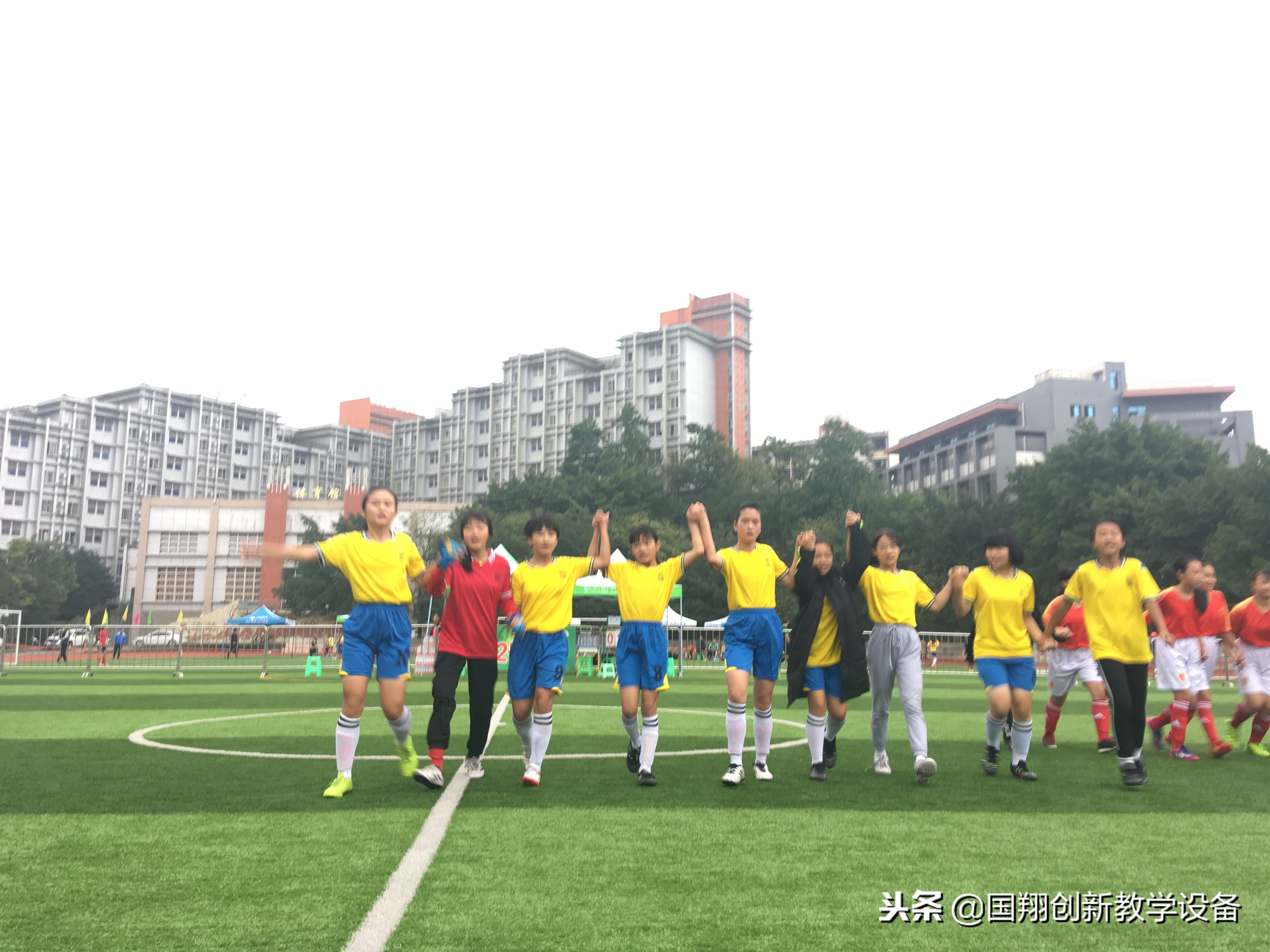 踢足球有用吗,踢足球的好处英文版