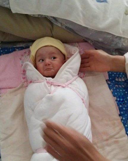 穿高跟鞋踢后卫,穿高跟鞋踢球把球踢破