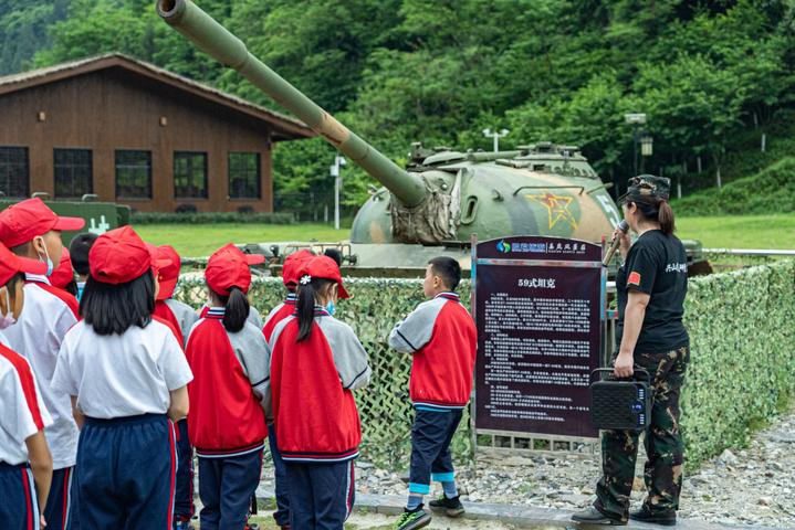 宜昌这个地方产美女，有一个大家都认识，现在还能让熊孩子涨知识