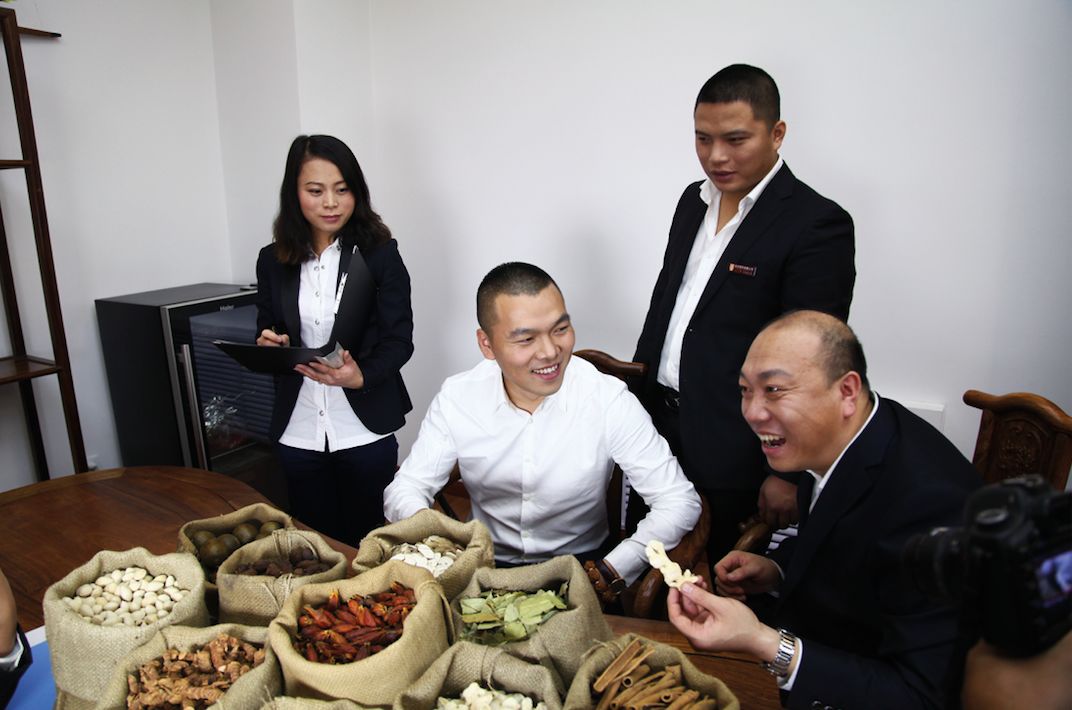 麻辣烫杨国福和张亮什么关系,杨国福和张亮