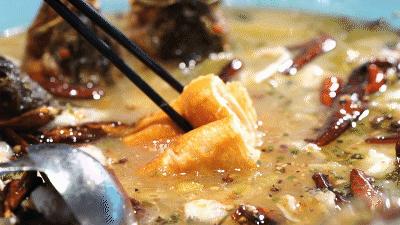 女生同行4.9折开吃！这家“网蓝”酸菜鱼店太“偏心”