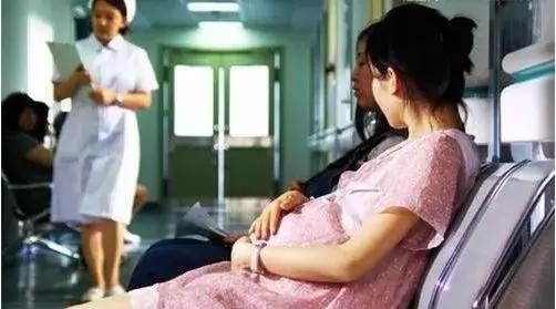 意外怀孕突然来例假了,老婆怀孕突然来例假