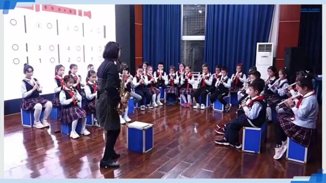 鑱氱劍灏忓闊充箰璇惧爞璁插骇,灏忓闊充箰鏁欏笀璇惧爞鎴愰暱璁插骇