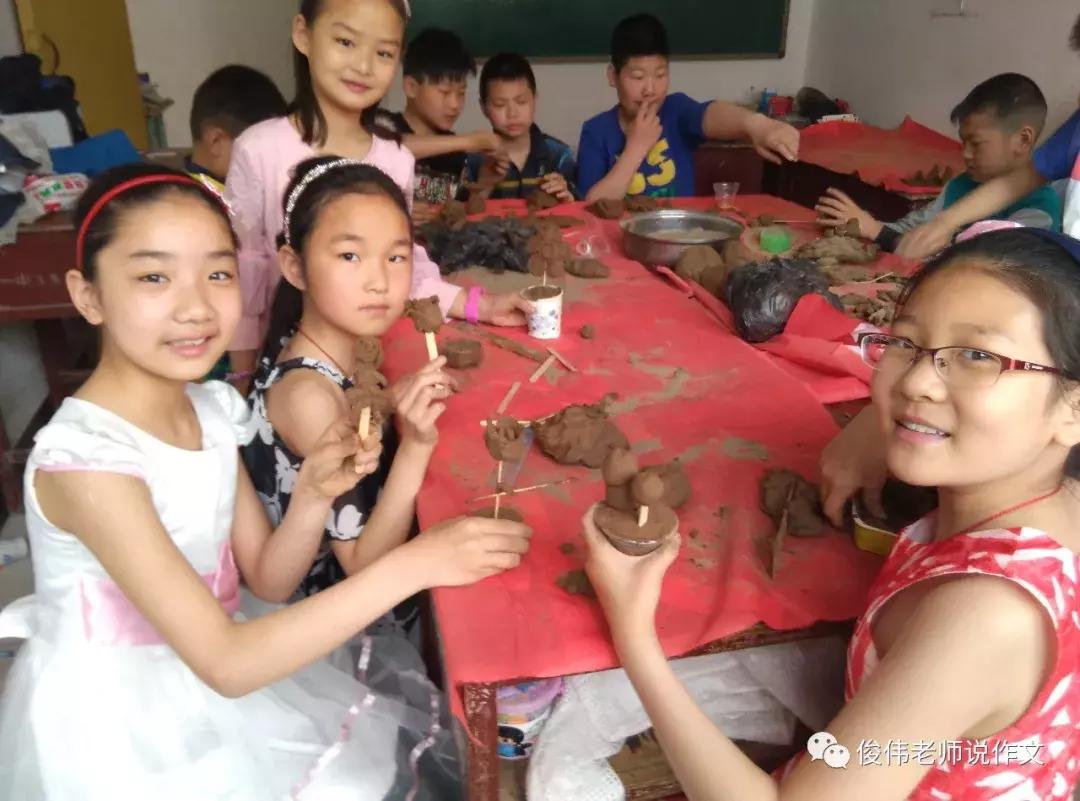 泥巴里的童年故事,泥巴里的童年视频大全