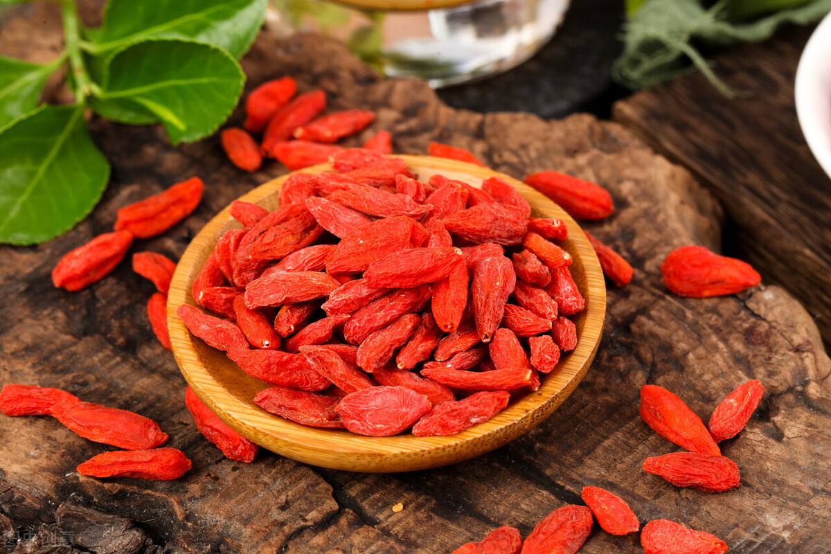 红枣枸杞泡水喝最佳配方,中药红枣枸杞的功效与作用