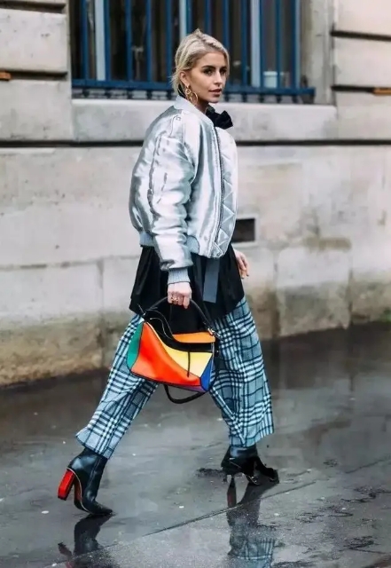 刘诗诗廓形西装外套飒气十足,刘诗诗穿淘宝爆款羽绒服