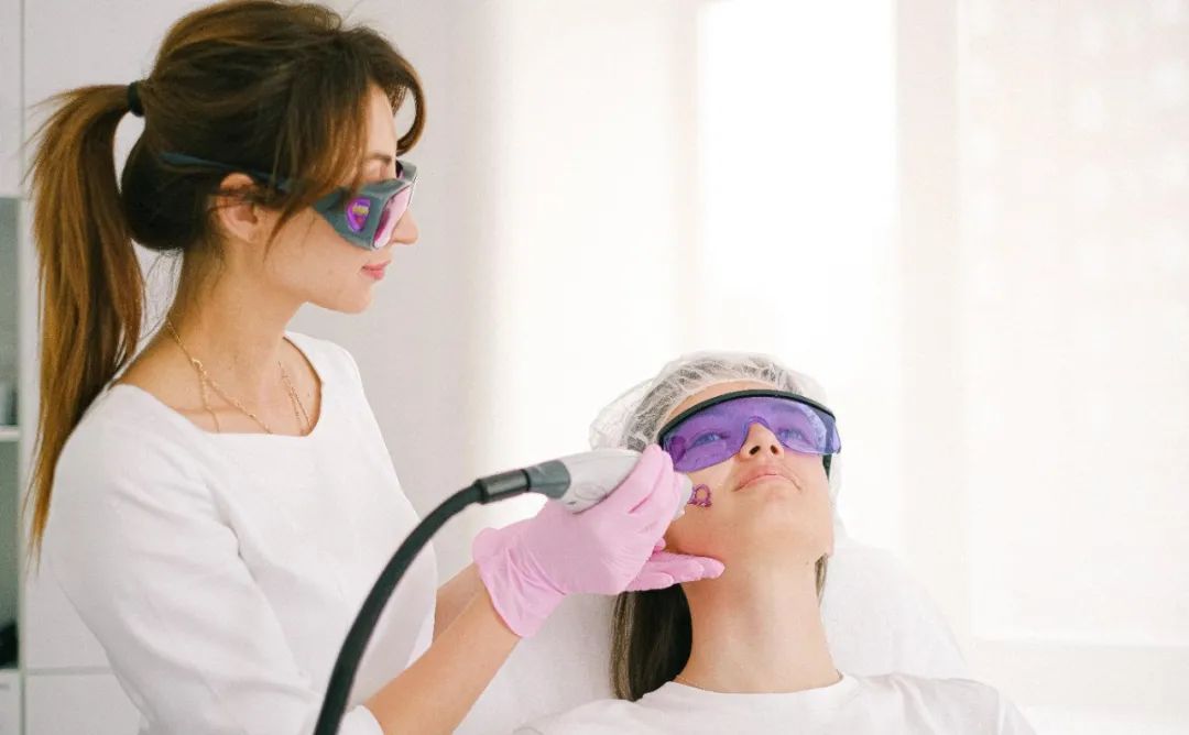 痘痘好了留下肉疙瘩怎么治疗,痘痘留下的瘢痕怎么去除