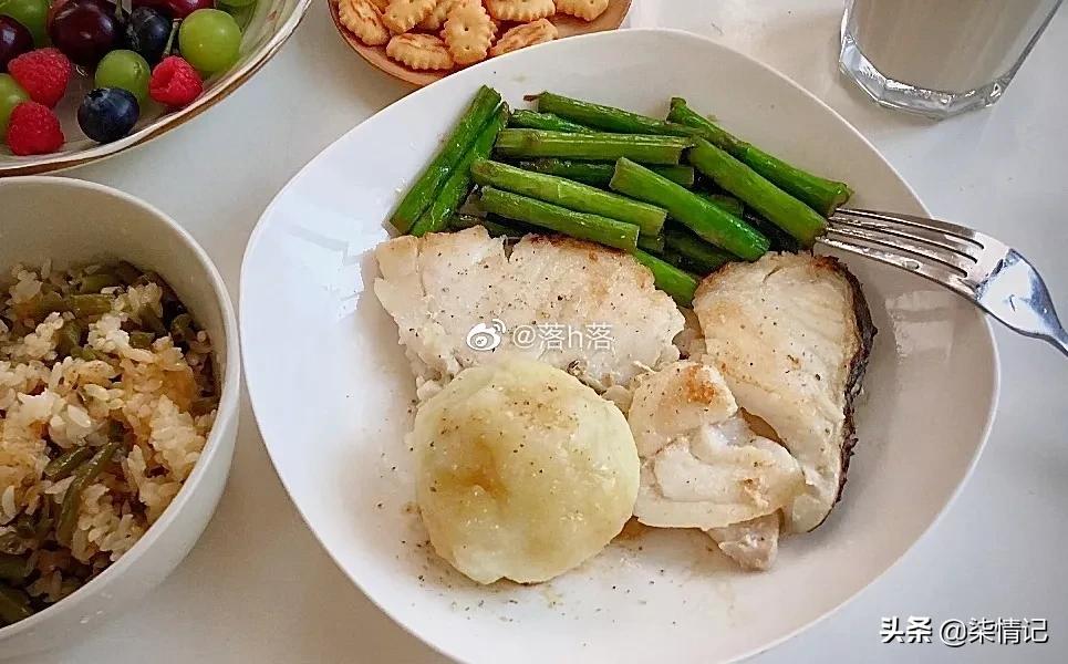 蜜桃臀挺翘饱满，是她成为无数宅男的梦中情人