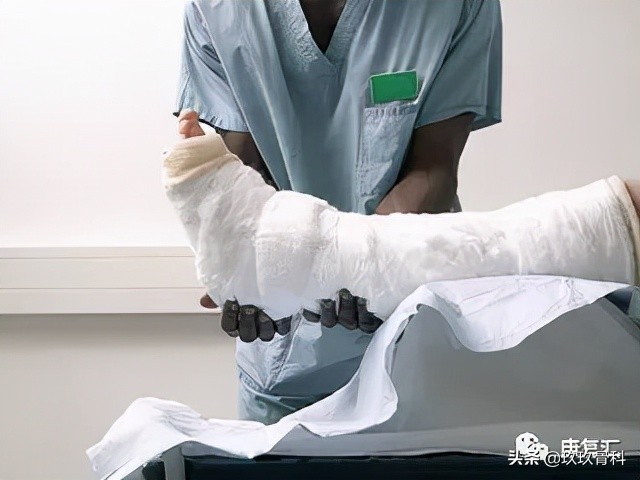 髋关节骨折钢钉术后怎样康复最快,跟骨骨折术后100天康复训练视频