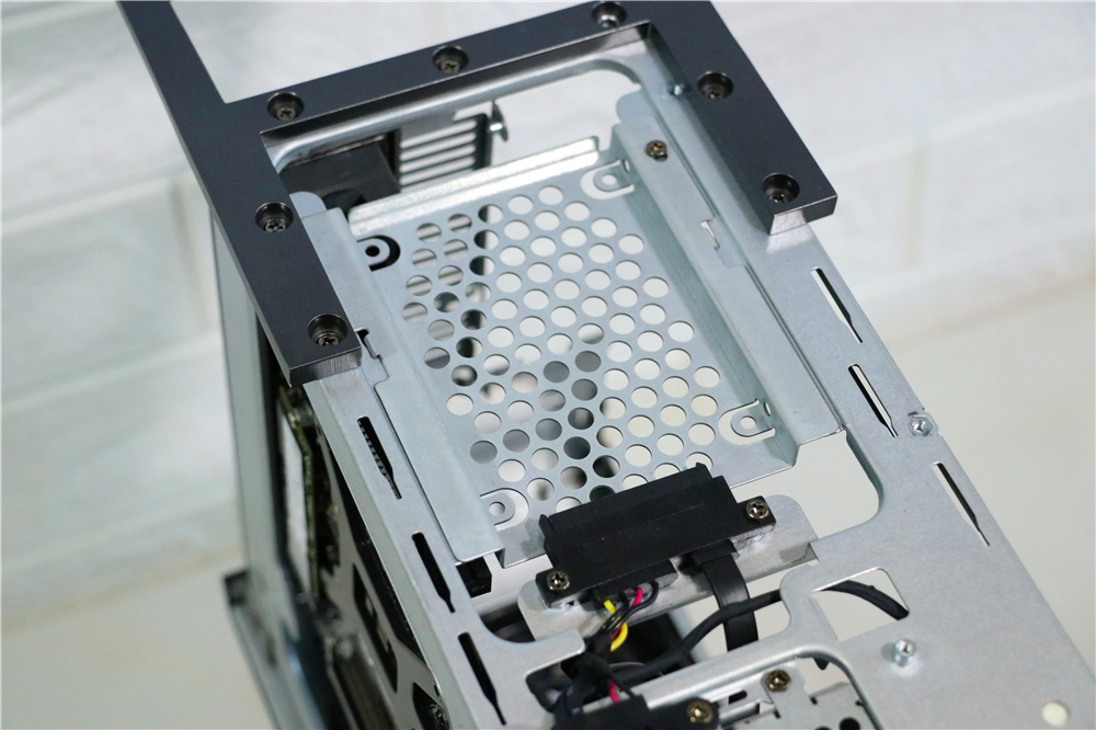 全套定制，吃鸡办公无所不能，微星宙斯盾3深度体验