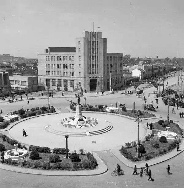 南京相隔百年的照片,南京城景对比图